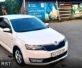 Белый Шкода Рапид, объемом двигателя 1.2 л и пробегом 176 тыс. км за 5500 $, фото 1 на Automoto.ua