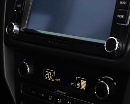 Белый Шкода Рапид, объемом двигателя 1.2 л и пробегом 144 тыс. км за 7999 $, фото 13 на Automoto.ua