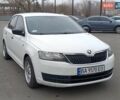 Белый Шкода Рапид, объемом двигателя 1.2 л и пробегом 314 тыс. км за 6800 $, фото 1 на Automoto.ua