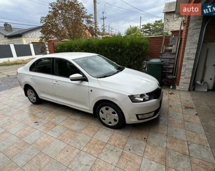 Белый Шкода Рапид, объемом двигателя 1.6 л и пробегом 125 тыс. км за 8600 $, фото 5 на Automoto.ua