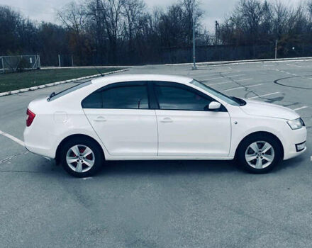 Білий Шкода Рапід, об'ємом двигуна 1.6 л та пробігом 257 тис. км за 8500 $, фото 4 на Automoto.ua