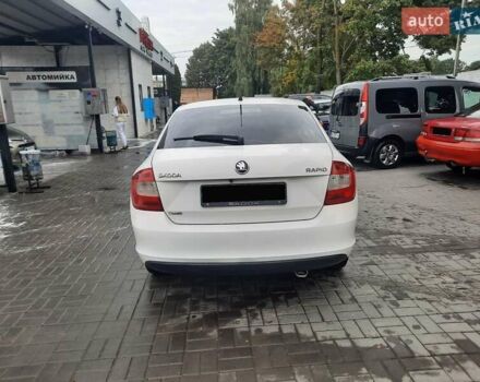 Белый Шкода Рапид, объемом двигателя 1.2 л и пробегом 291 тыс. км за 7000 $, фото 5 на Automoto.ua