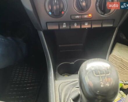 Белый Шкода Рапид, объемом двигателя 1.2 л и пробегом 291 тыс. км за 7000 $, фото 10 на Automoto.ua