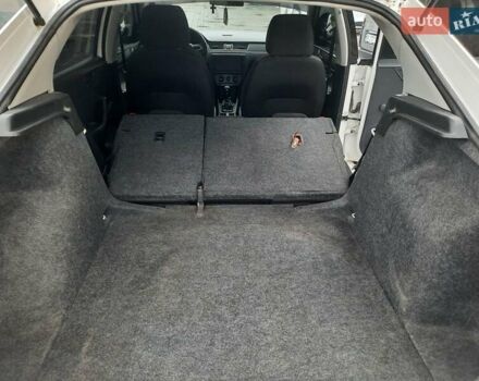 Белый Шкода Рапид, объемом двигателя 1.2 л и пробегом 291 тыс. км за 7000 $, фото 16 на Automoto.ua