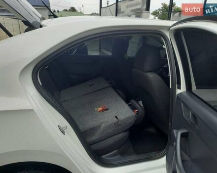Белый Шкода Рапид, объемом двигателя 1.2 л и пробегом 291 тыс. км за 7000 $, фото 12 на Automoto.ua