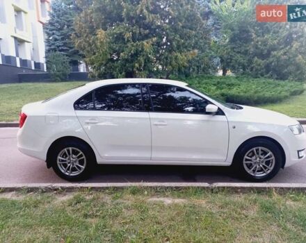 Белый Шкода Рапид, объемом двигателя 1.6 л и пробегом 240 тыс. км за 7700 $, фото 8 на Automoto.ua