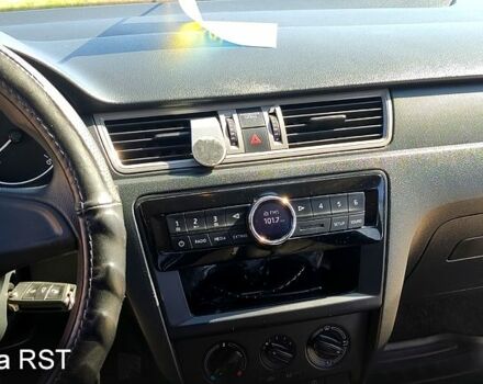 Белый Шкода Рапид, объемом двигателя 1.6 л и пробегом 224 тыс. км за 8500 $, фото 4 на Automoto.ua