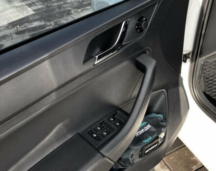 Белый Шкода Рапид, объемом двигателя 1.6 л и пробегом 115 тыс. км за 11600 $, фото 15 на Automoto.ua