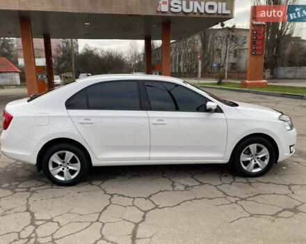 Білий Шкода Рапід, об'ємом двигуна 1.6 л та пробігом 200 тис. км за 8500 $, фото 5 на Automoto.ua