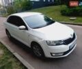 Белый Шкода Рапид, объемом двигателя 1.6 л и пробегом 240 тыс. км за 7700 $, фото 1 на Automoto.ua