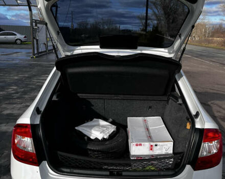 Белый Шкода Рапид, объемом двигателя 1.6 л и пробегом 115 тыс. км за 11600 $, фото 18 на Automoto.ua