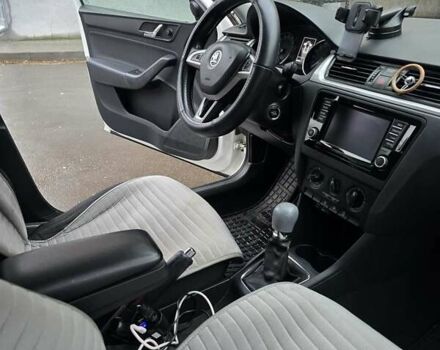 Белый Шкода Рапид, объемом двигателя 1.4 л и пробегом 228 тыс. км за 7500 $, фото 16 на Automoto.ua