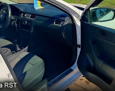 Белый Шкода Рапид, объемом двигателя 1.6 л и пробегом 224 тыс. км за 8500 $, фото 5 на Automoto.ua