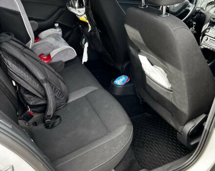 Белый Шкода Рапид, объемом двигателя 1.6 л и пробегом 115 тыс. км за 11600 $, фото 17 на Automoto.ua