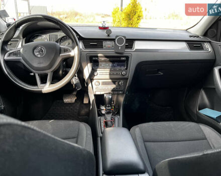 Белый Шкода Рапид, объемом двигателя 1.6 л и пробегом 115 тыс. км за 11600 $, фото 13 на Automoto.ua