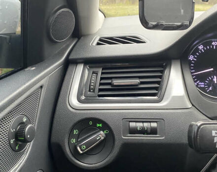 Белый Шкода Рапид, объемом двигателя 1.6 л и пробегом 115 тыс. км за 13000 $, фото 13 на Automoto.ua