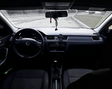 Белый Шкода Рапид, объемом двигателя 1.2 л и пробегом 260 тыс. км за 6600 $, фото 15 на Automoto.ua