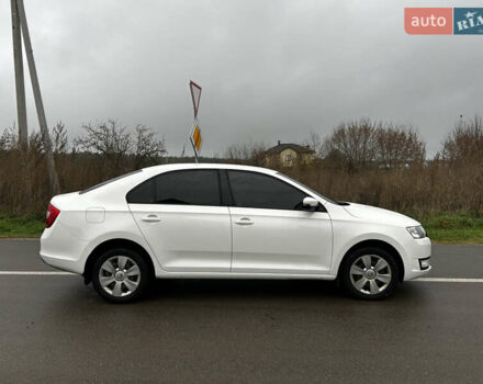 Белый Шкода Рапид, объемом двигателя 1.6 л и пробегом 115 тыс. км за 13000 $, фото 4 на Automoto.ua