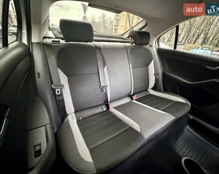 Белый Шкода Рапид, объемом двигателя 1.2 л и пробегом 141 тыс. км за 7800 $, фото 20 на Automoto.ua