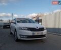 Белый Шкода Рапид, объемом двигателя 1.2 л и пробегом 155 тыс. км за 9000 $, фото 5 на Automoto.ua