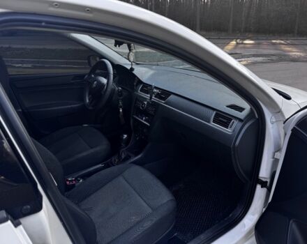 Белый Шкода Рапид, объемом двигателя 1.2 л и пробегом 260 тыс. км за 6600 $, фото 14 на Automoto.ua