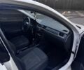 Белый Шкода Рапид, объемом двигателя 1.2 л и пробегом 260 тыс. км за 6600 $, фото 14 на Automoto.ua