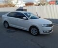 Белый Шкода Рапид, объемом двигателя 1.2 л и пробегом 155 тыс. км за 9000 $, фото 3 на Automoto.ua