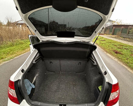 Белый Шкода Рапид, объемом двигателя 1.6 л и пробегом 115 тыс. км за 13000 $, фото 8 на Automoto.ua