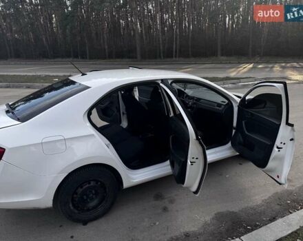 Білий Шкода Рапід, об'ємом двигуна 1.2 л та пробігом 247 тис. км за 7200 $, фото 10 на Automoto.ua