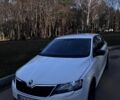 Белый Шкода Рапид, объемом двигателя 1.2 л и пробегом 260 тыс. км за 6600 $, фото 19 на Automoto.ua