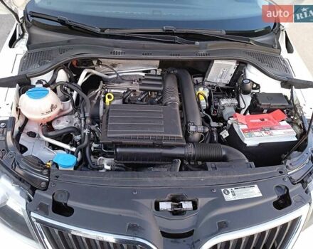 Белый Шкода Рапид, объемом двигателя 1.2 л и пробегом 155 тыс. км за 9000 $, фото 9 на Automoto.ua