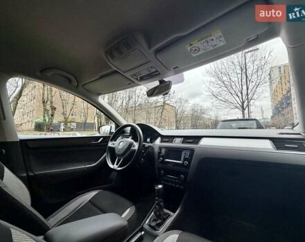 Белый Шкода Рапид, объемом двигателя 1.2 л и пробегом 141 тыс. км за 7800 $, фото 15 на Automoto.ua