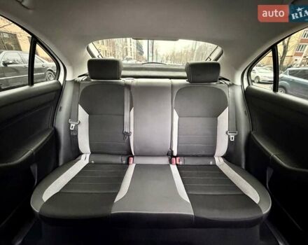 Белый Шкода Рапид, объемом двигателя 1.2 л и пробегом 141 тыс. км за 7800 $, фото 19 на Automoto.ua