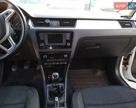 Белый Шкода Рапид, объемом двигателя 1.2 л и пробегом 155 тыс. км за 9000 $, фото 15 на Automoto.ua