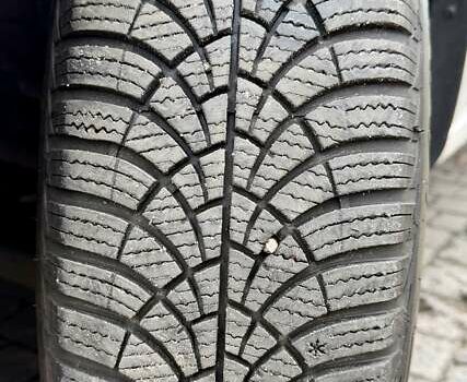 Белый Шкода Рапид, объемом двигателя 1.2 л и пробегом 141 тыс. км за 7800 $, фото 22 на Automoto.ua