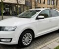Белый Шкода Рапид, объемом двигателя 1.2 л и пробегом 141 тыс. км за 7800 $, фото 1 на Automoto.ua