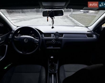 Білий Шкода Рапід, об'ємом двигуна 1.2 л та пробігом 247 тис. км за 7200 $, фото 3 на Automoto.ua