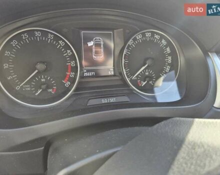 Белый Шкода Рапид, объемом двигателя 0 л и пробегом 150 тыс. км за 5640 $, фото 3 на Automoto.ua