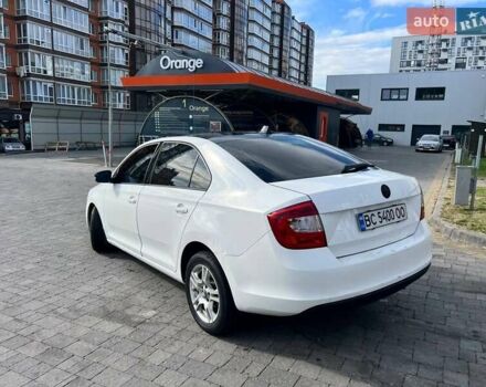 Белый Шкода Рапид, объемом двигателя 1.6 л и пробегом 310 тыс. км за 5400 $, фото 2 на Automoto.ua