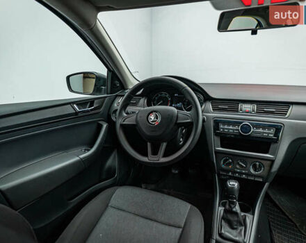 Білий Шкода Рапід, об'ємом двигуна 1.6 л та пробігом 78 тис. км за 11644 $, фото 8 на Automoto.ua