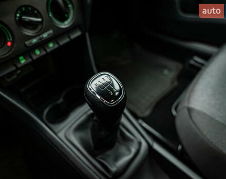 Білий Шкода Рапід, об'ємом двигуна 1.6 л та пробігом 78 тис. км за 11644 $, фото 12 на Automoto.ua