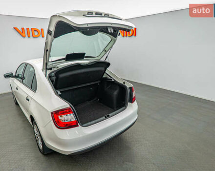 Білий Шкода Рапід, об'ємом двигуна 1.6 л та пробігом 111 тис. км за 10767 $, фото 6 на Automoto.ua