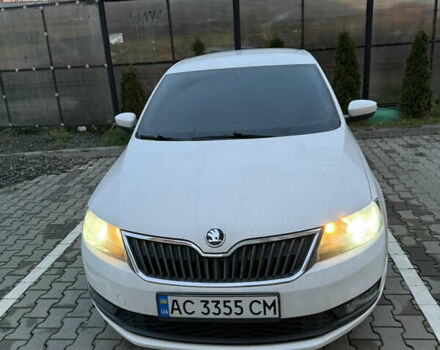 Белый Шкода Рапид, объемом двигателя 1.6 л и пробегом 160 тыс. км за 10000 $, фото 1 на Automoto.ua