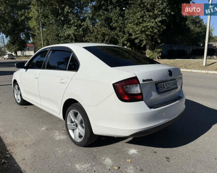 Белый Шкода Рапид, объемом двигателя 1 л и пробегом 142 тыс. км за 9300 $, фото 10 на Automoto.ua