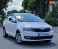 Белый Шкода Рапид, объемом двигателя 1.6 л и пробегом 131 тыс. км за 9500 $, фото 1 на Automoto.ua