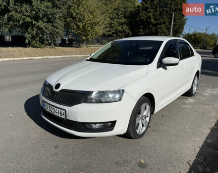 Белый Шкода Рапид, объемом двигателя 1 л и пробегом 142 тыс. км за 9300 $, фото 1 на Automoto.ua