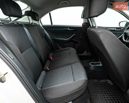 Білий Шкода Рапід, об'ємом двигуна 1.6 л та пробігом 111 тис. км за 10767 $, фото 14 на Automoto.ua