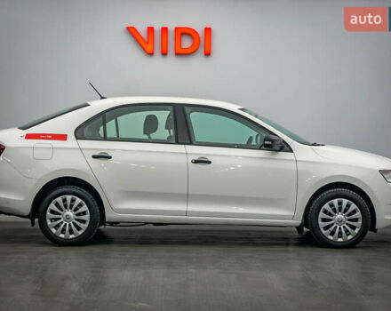 Білий Шкода Рапід, об'ємом двигуна 1.6 л та пробігом 111 тис. км за 10767 $, фото 3 на Automoto.ua