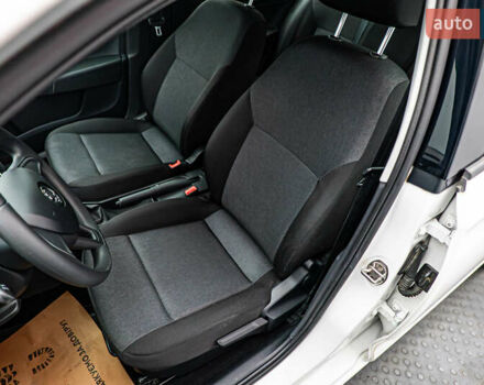 Білий Шкода Рапід, об'ємом двигуна 1.6 л та пробігом 111 тис. км за 10767 $, фото 8 на Automoto.ua