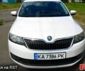 Белый Шкода Рапид, объемом двигателя 1.6 л и пробегом 110 тыс. км за 9900 $, фото 1 на Automoto.ua